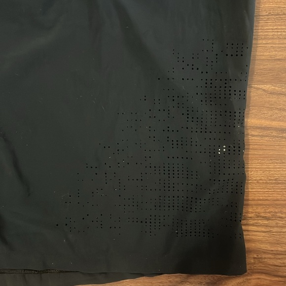 Grey Under Armour Mesh Back Athletic Shirt - XL - Limited Wear - Picture 3 of 4